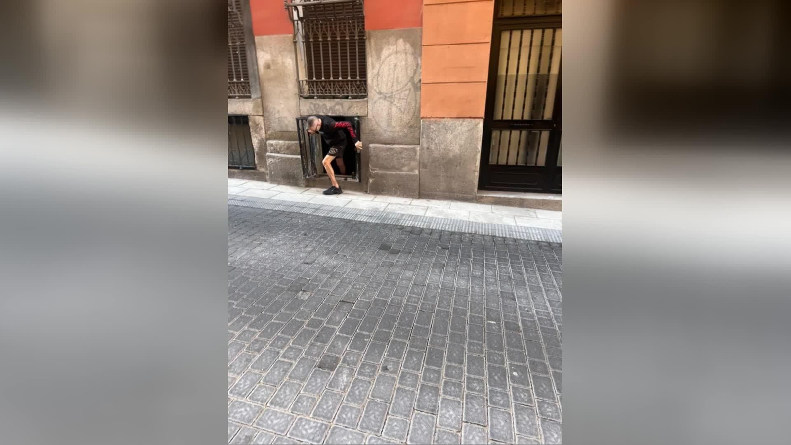 web vivir en un garaje