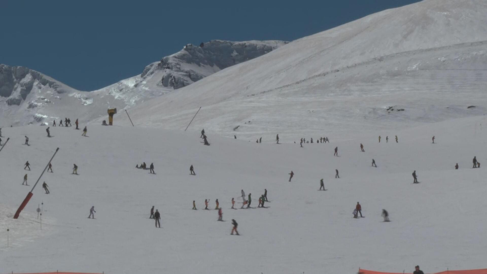 X049-EDI GRANADA FIN DE TEMPORADA DE ESQUI