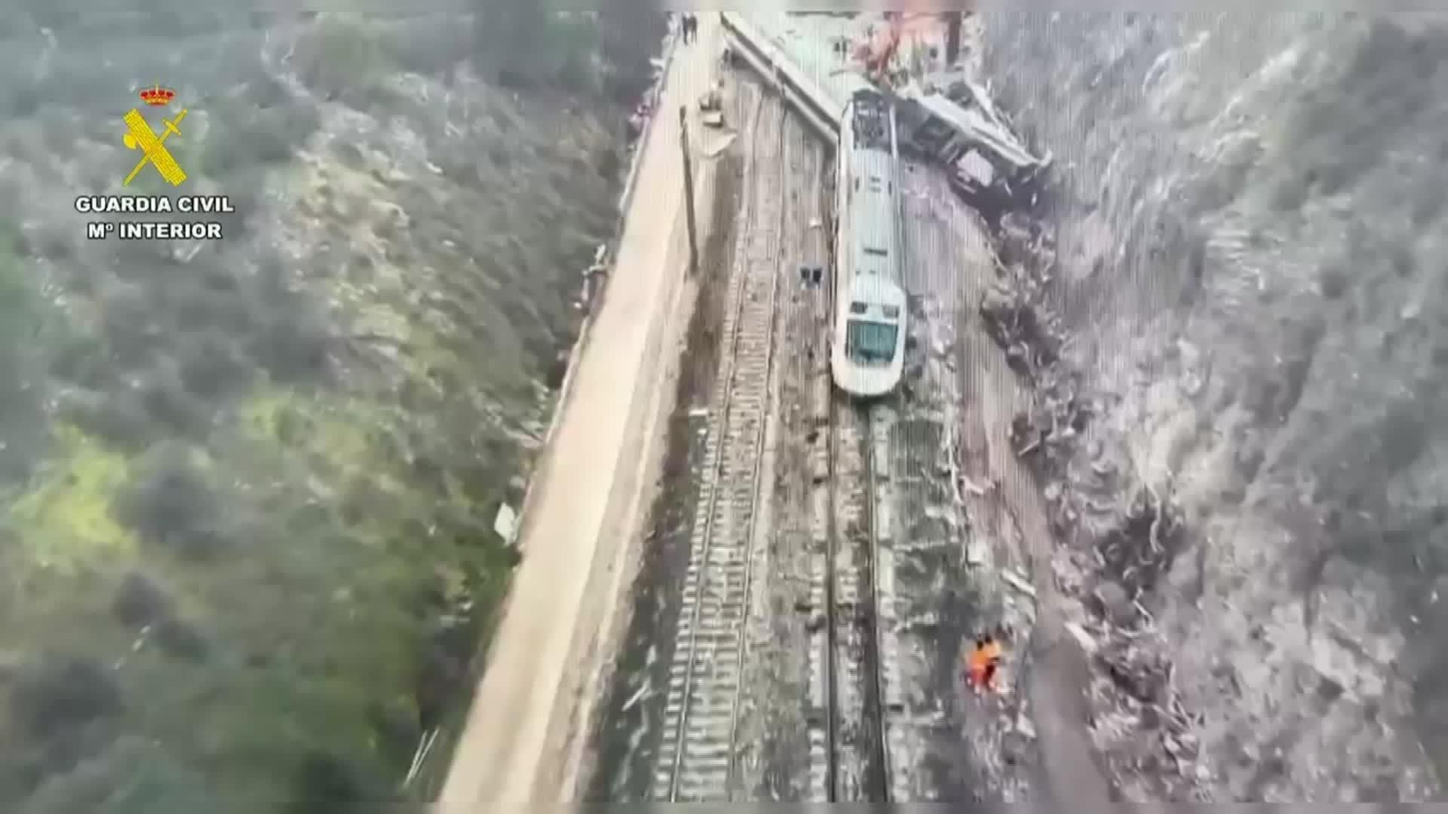 X043-IMAGENES GICIVIL AEREAS TRENES ADAMUZ