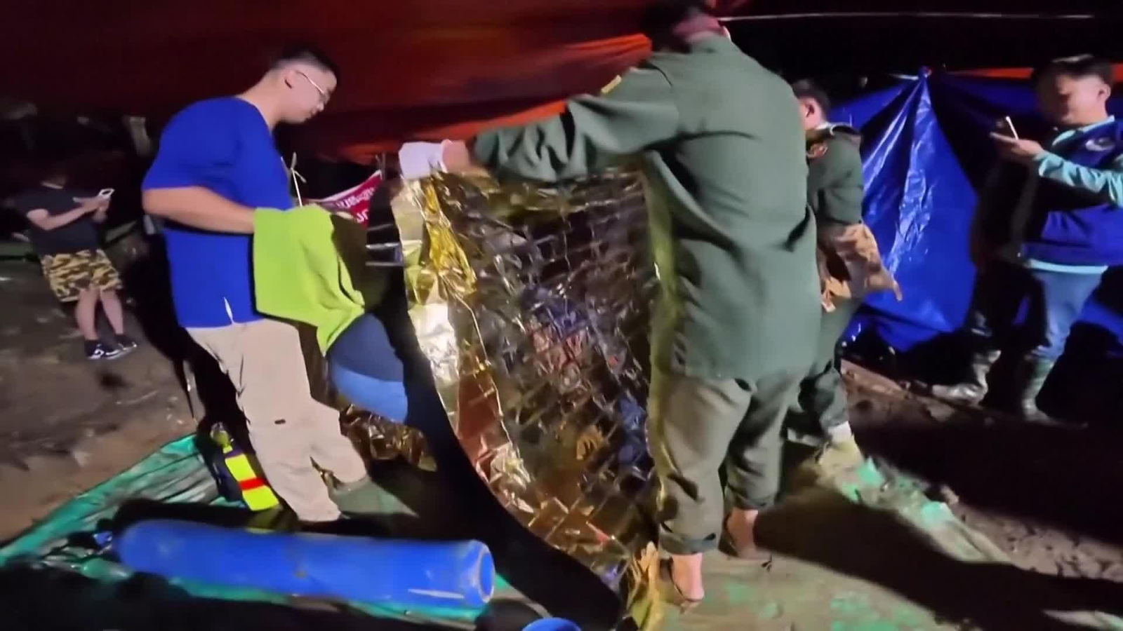 va rescatan primera persona cueva laos