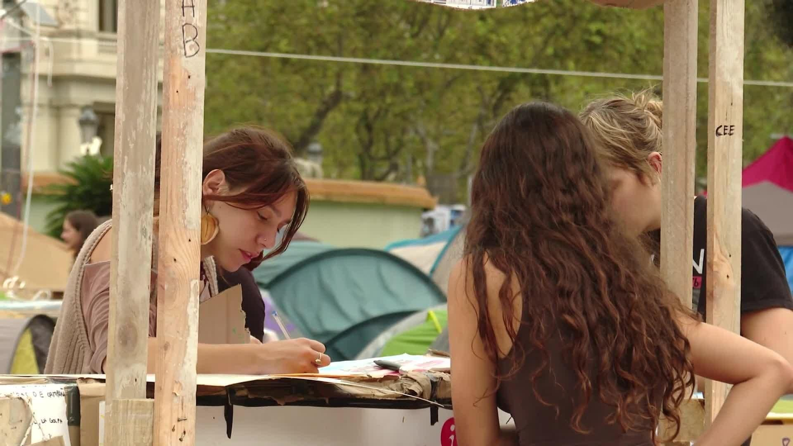 V042-BARCELONA SEGUIMIENTO ACAMPADA VIVIENDA