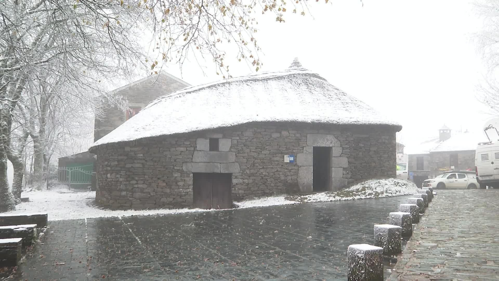 V074-GALICIA ASTURIAS Y CANTABRIA LLEGA LA NIEVE