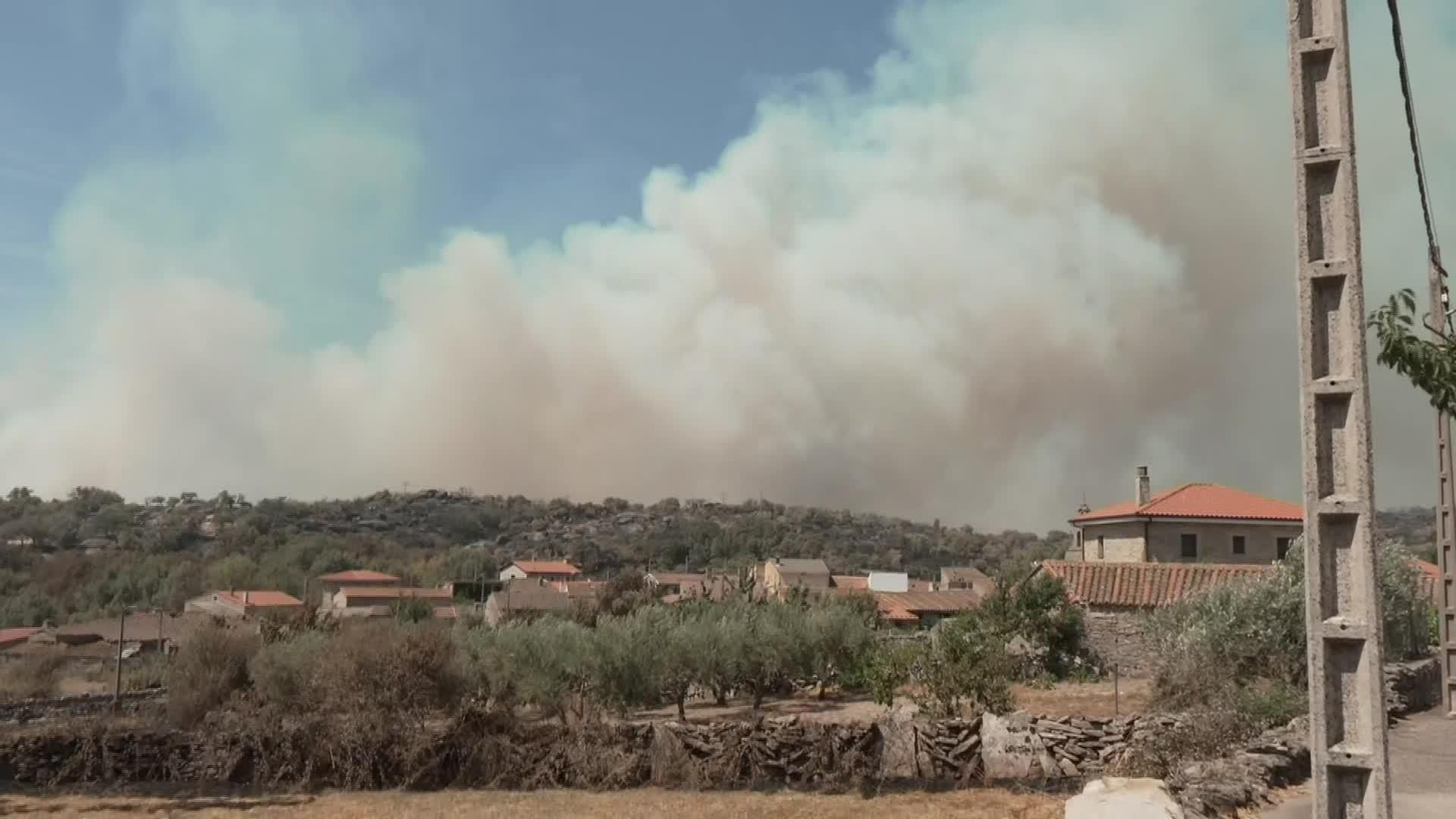 J069-ZAMORA INCENDIO FERMOSELLE TARDE