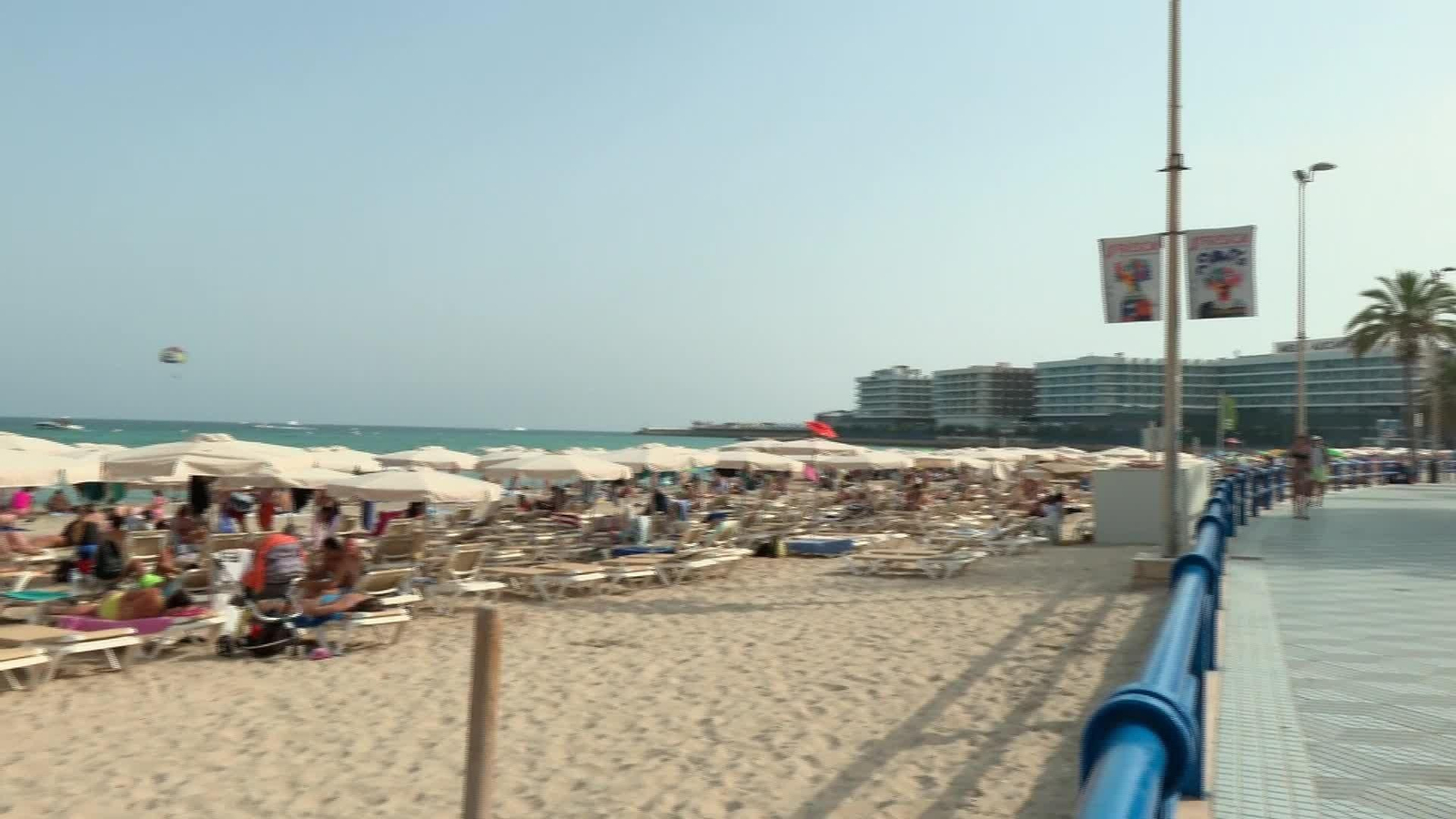 X066-ALICANTE CIERRE PLAYAS ALERTA CALOR