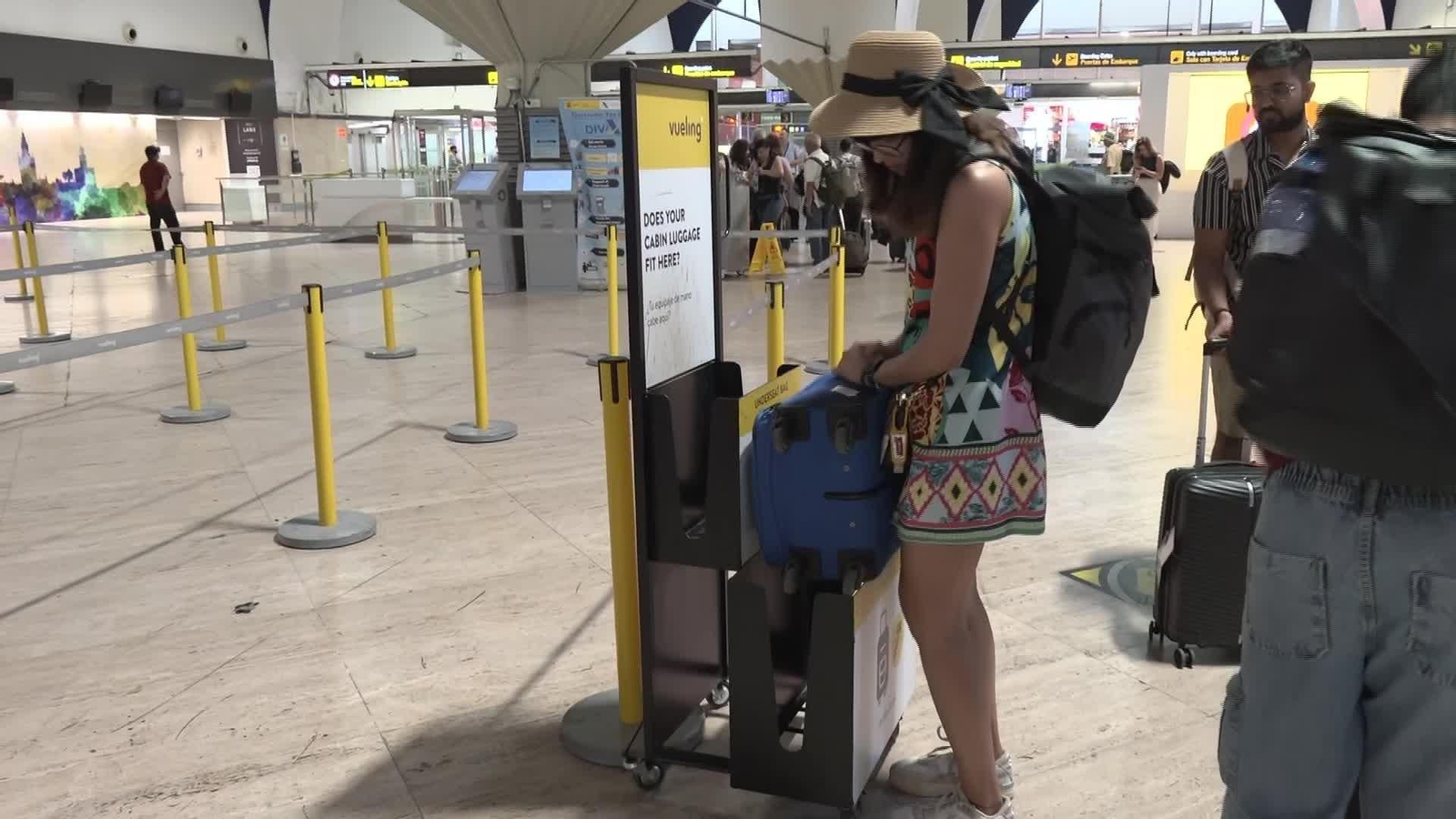 M044-SEVILLA MALETA VIAJA