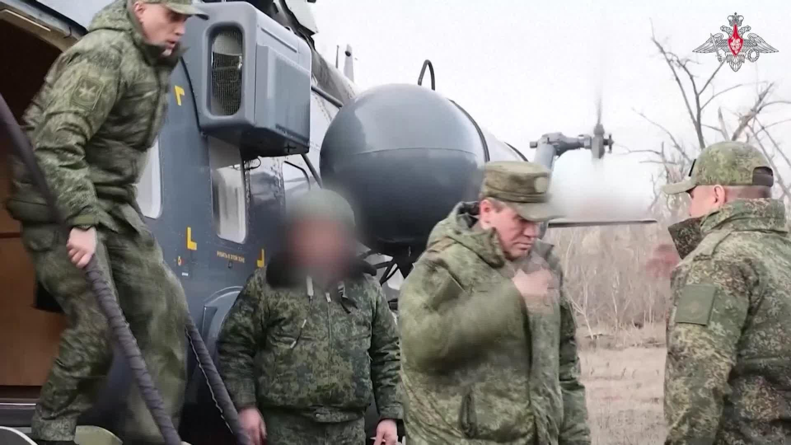 M005-RUSIA ALTO CARGO RUSO VISITA TROPAS