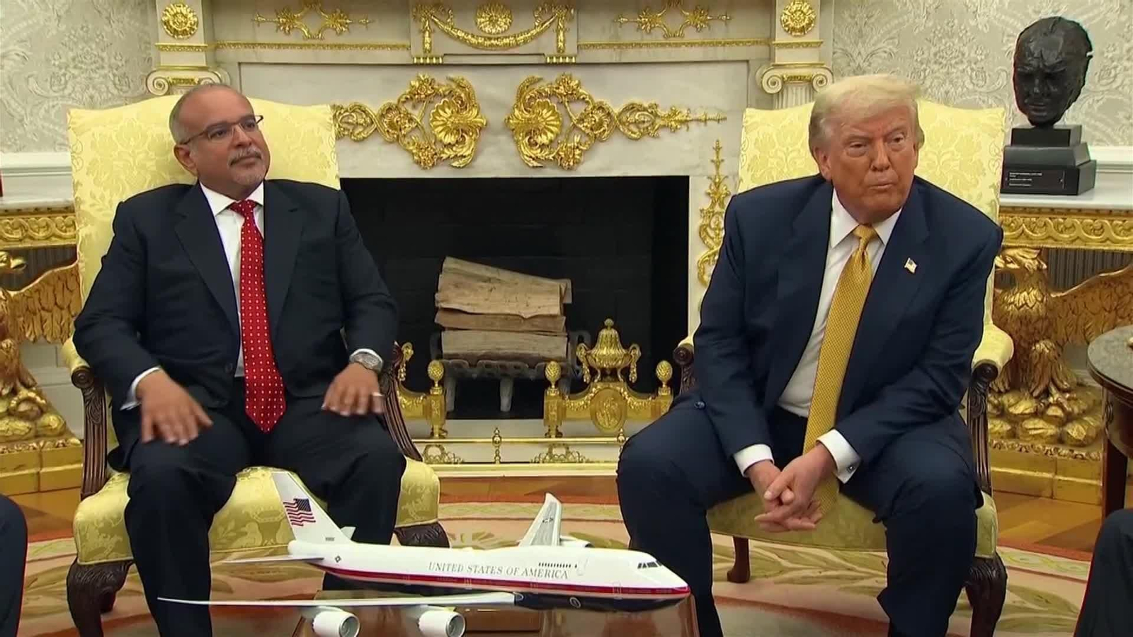 Trump llama "estúpidos" a la gente que solicita que se publique la realidad de la lista Epstein OK