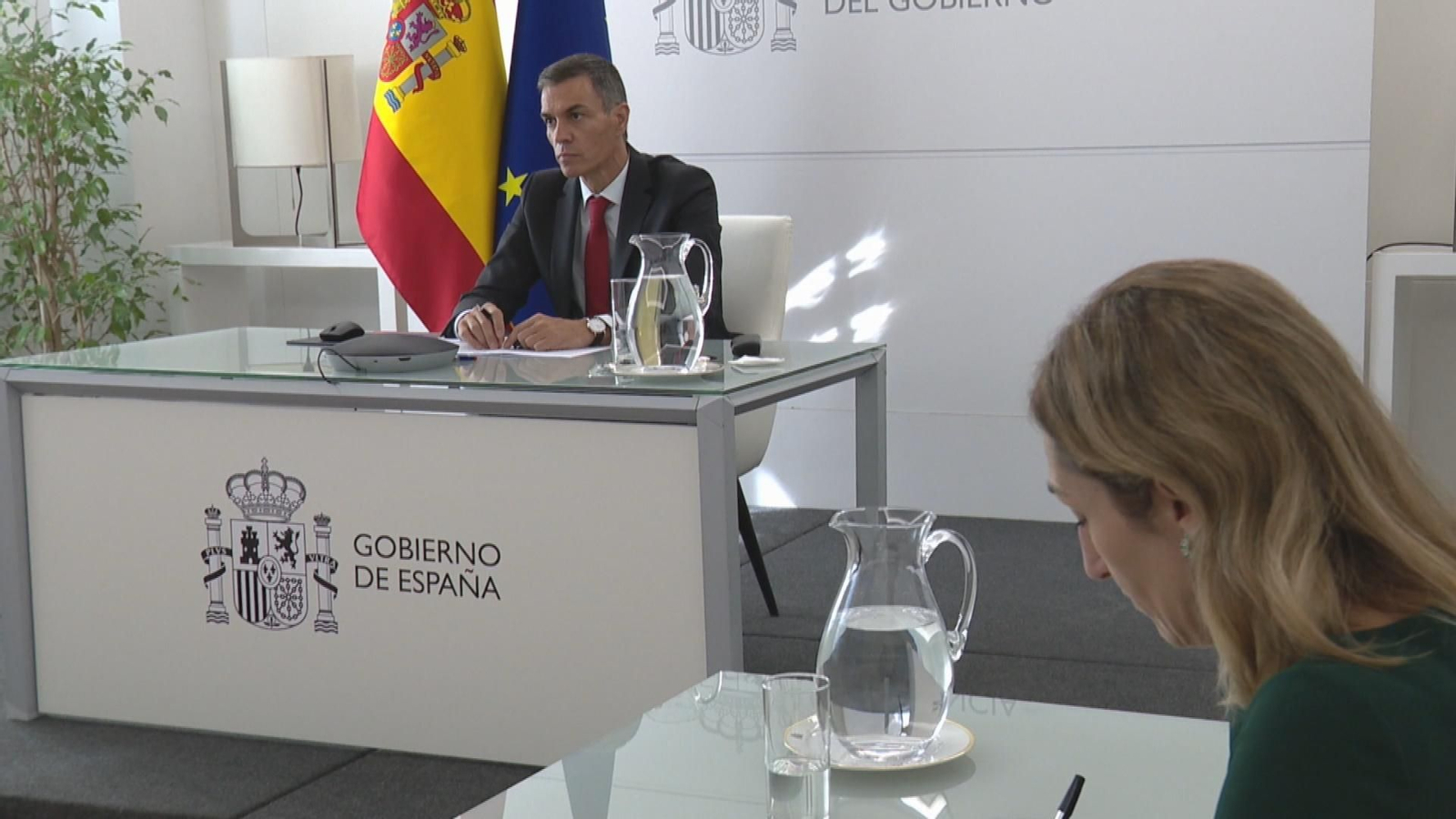 Una avería en el Falcón obliga a Sánchez a regresar a Madrid
