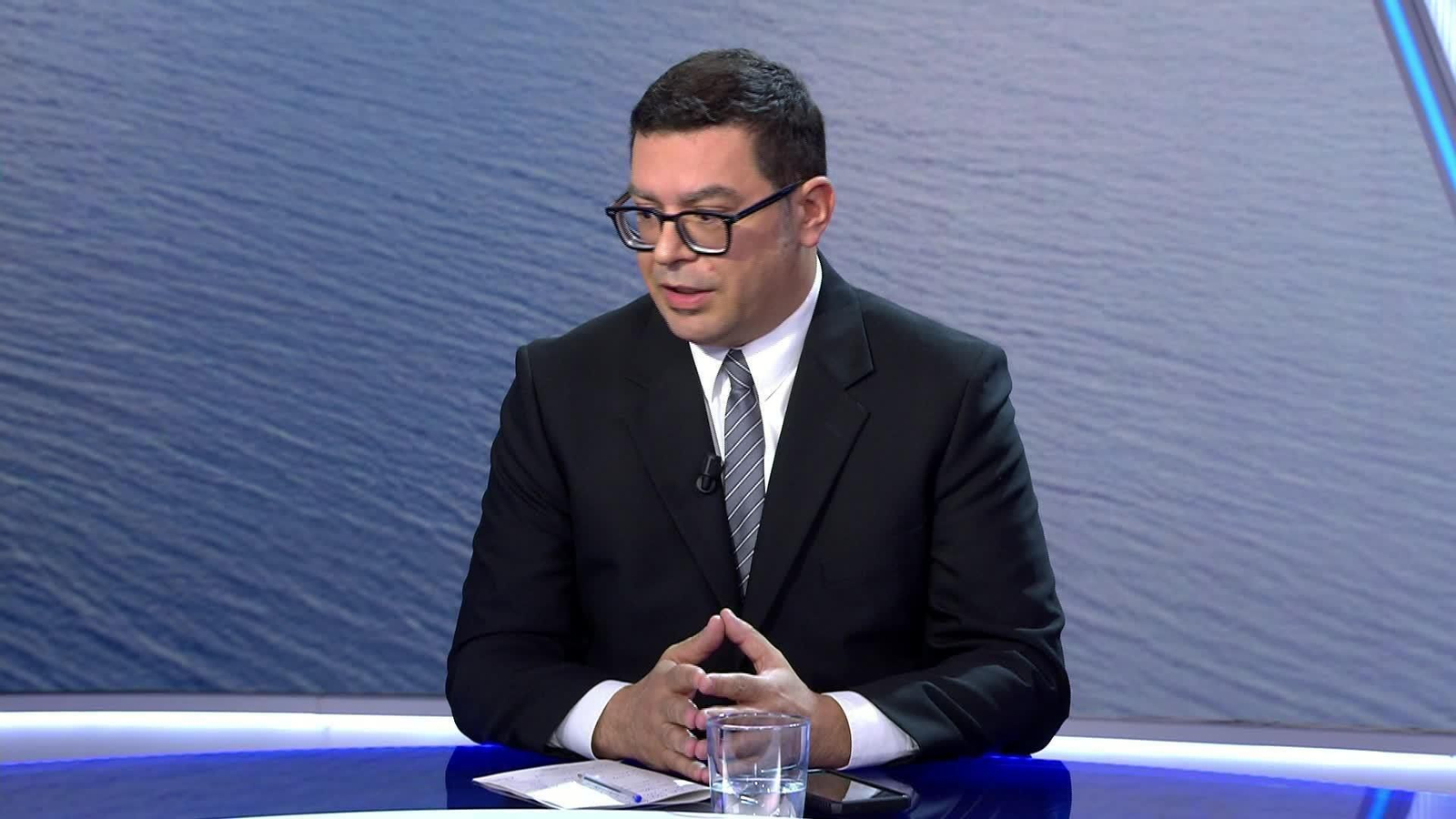 D017-MADRID ENTREVISTA MEDIASET VIROLOGO