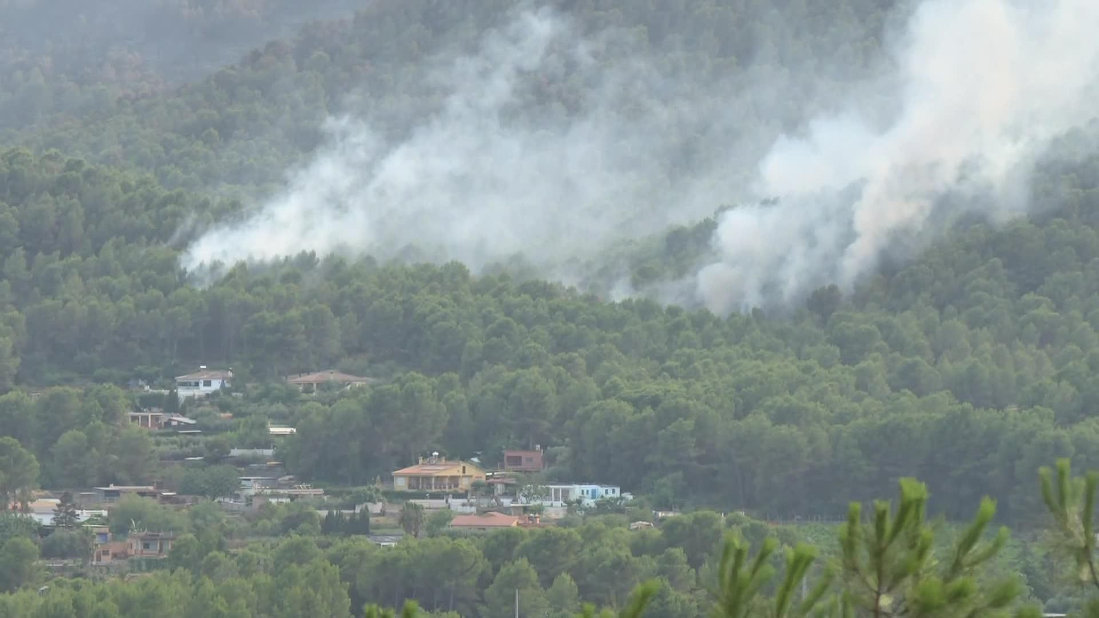 M078-CASTELLON INCENDIO VALL DE UXO ONDA TARDE