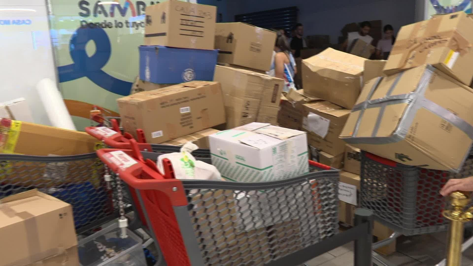 S041-MADRID RECOGIDA ALIMENTOS LEGANÉS PARA VENEZUELA