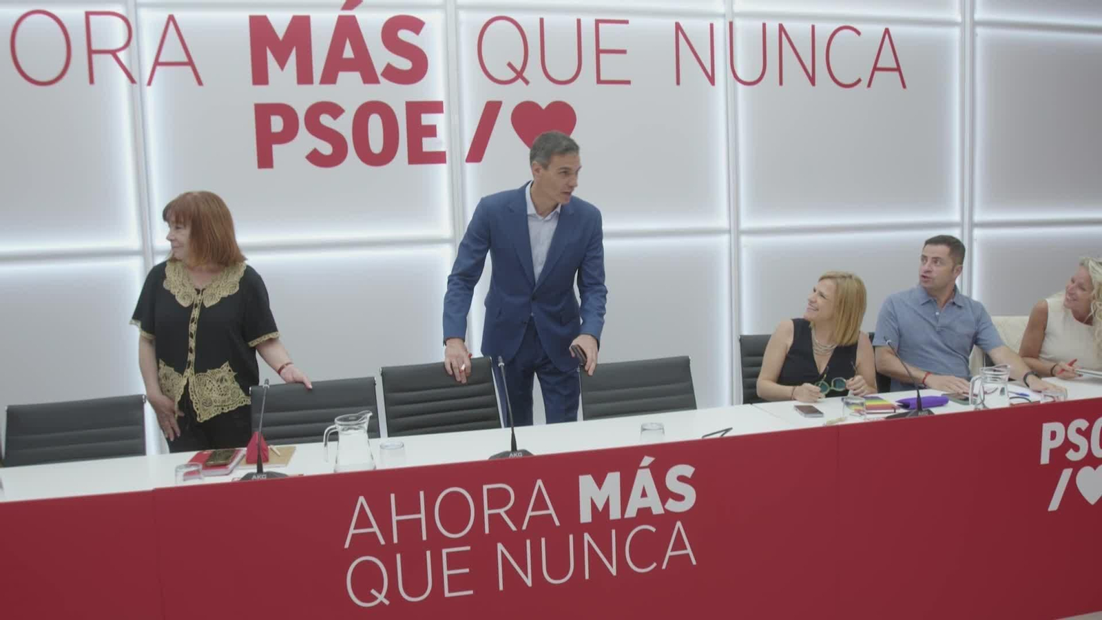L052-EDI VARIOS REACCIONES POLITICAS