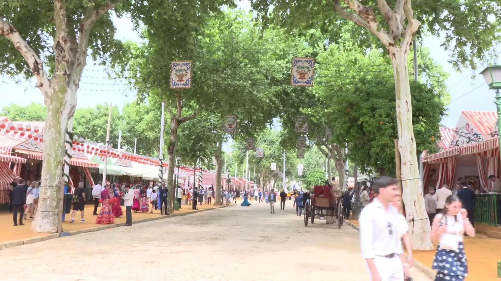 M085-SEVILLA AMBIENTE FERIA TARDE