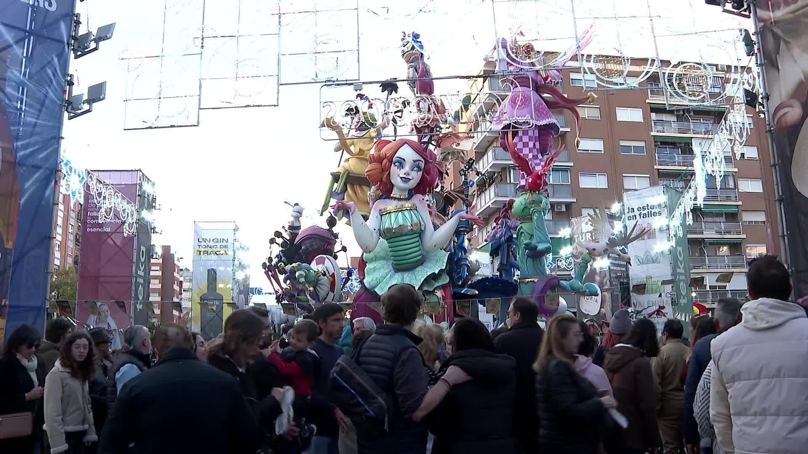 X048-VALENCIA AMBIENTE FALLERO ULTIMO DIA