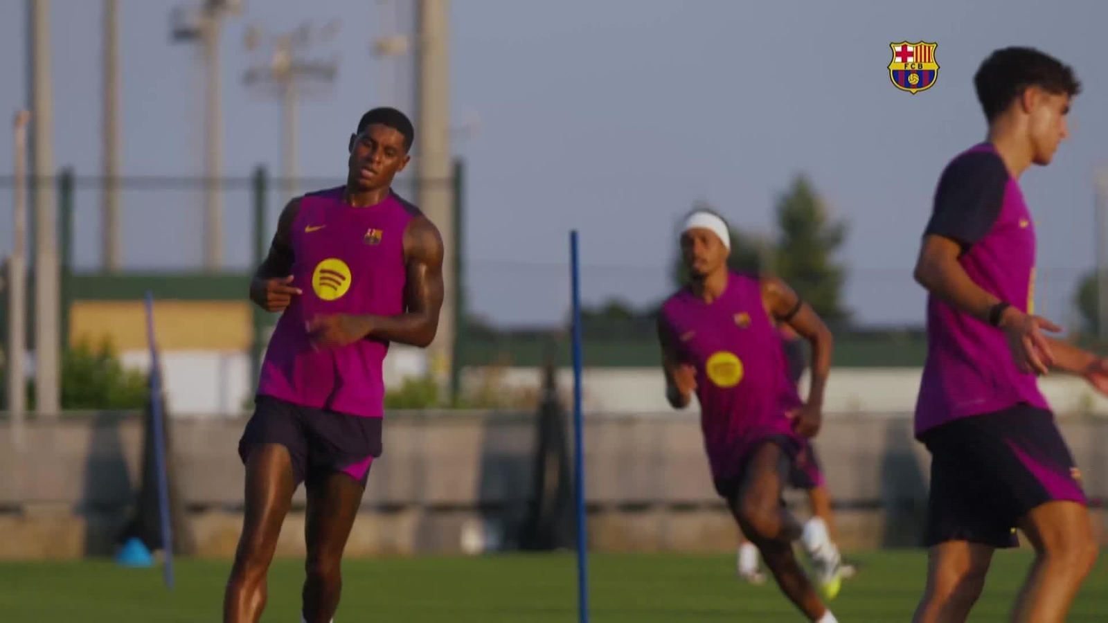 va entreno barça jueves tarde