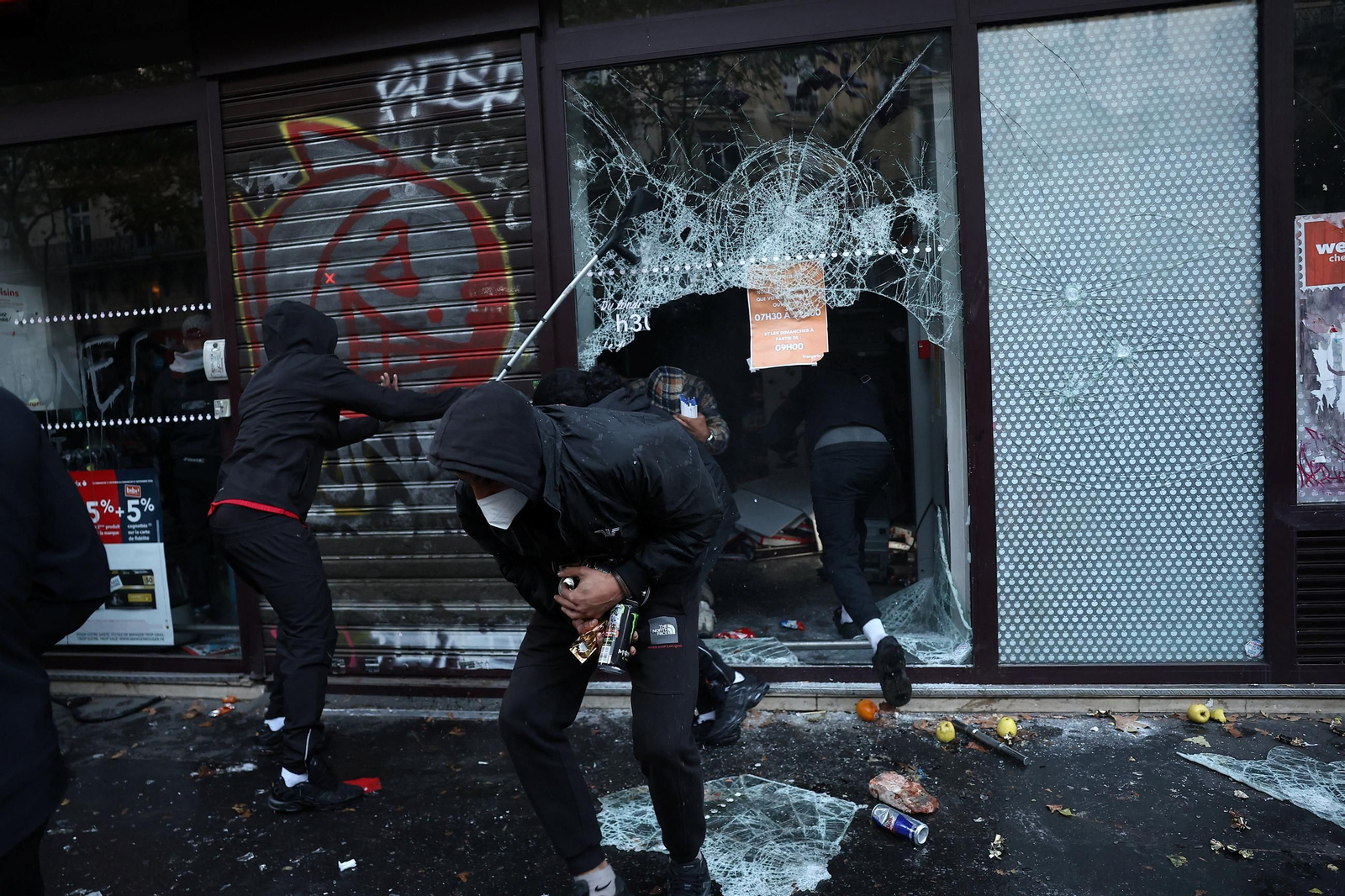 Saqueos en Lille y París durante las manifestaciones contra el deterioro de los servicios públicos