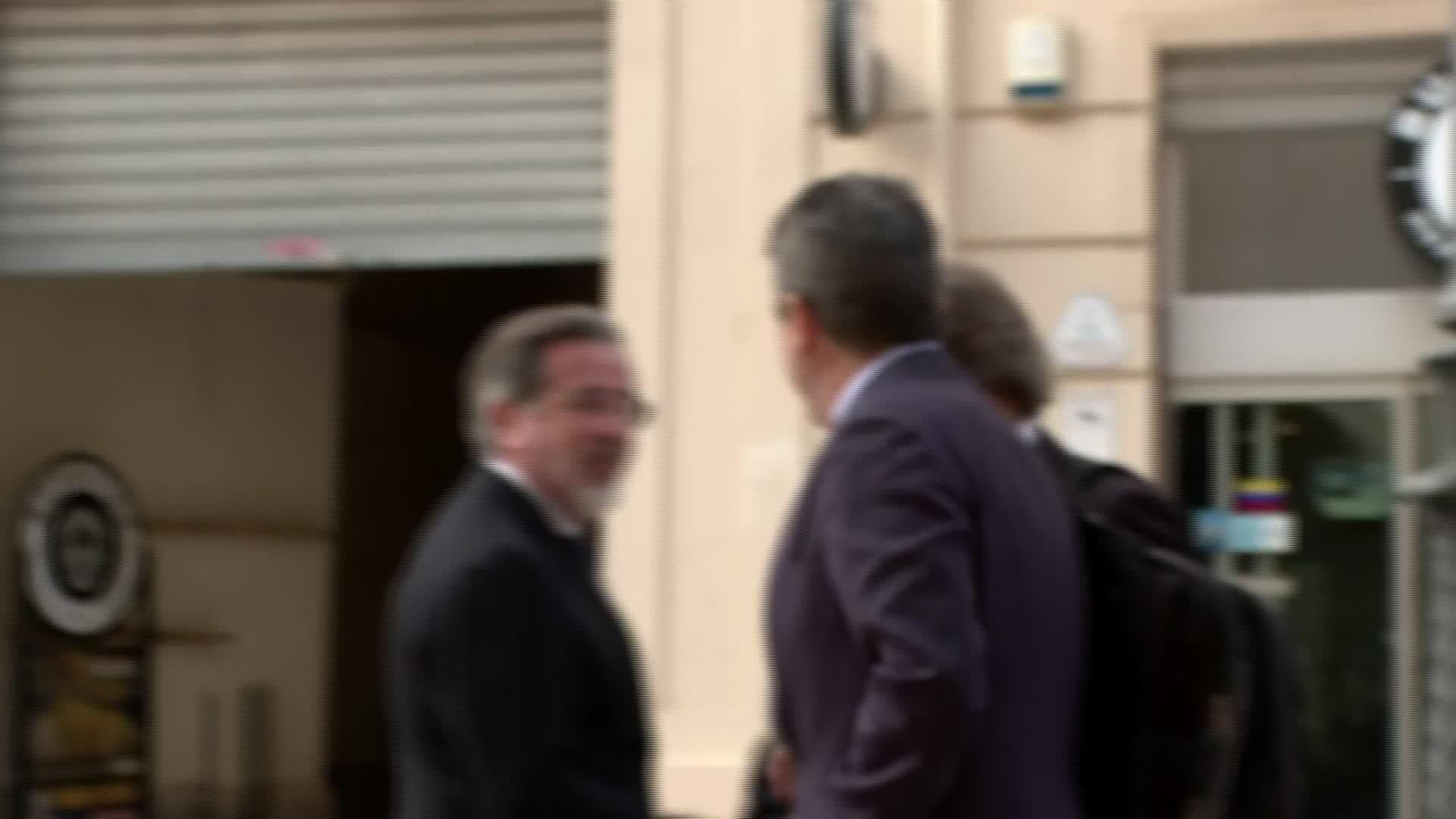 M042-VALENCIA LLEGADAS INVESTIDURA PEREZ LLORCA