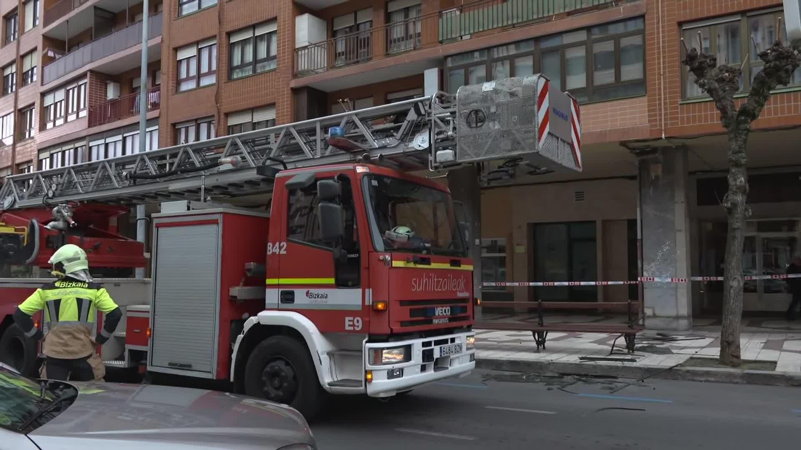 X052-BILBAO CAIDA AIRE ACONDICIONADO BARAKALDO VIENTO
