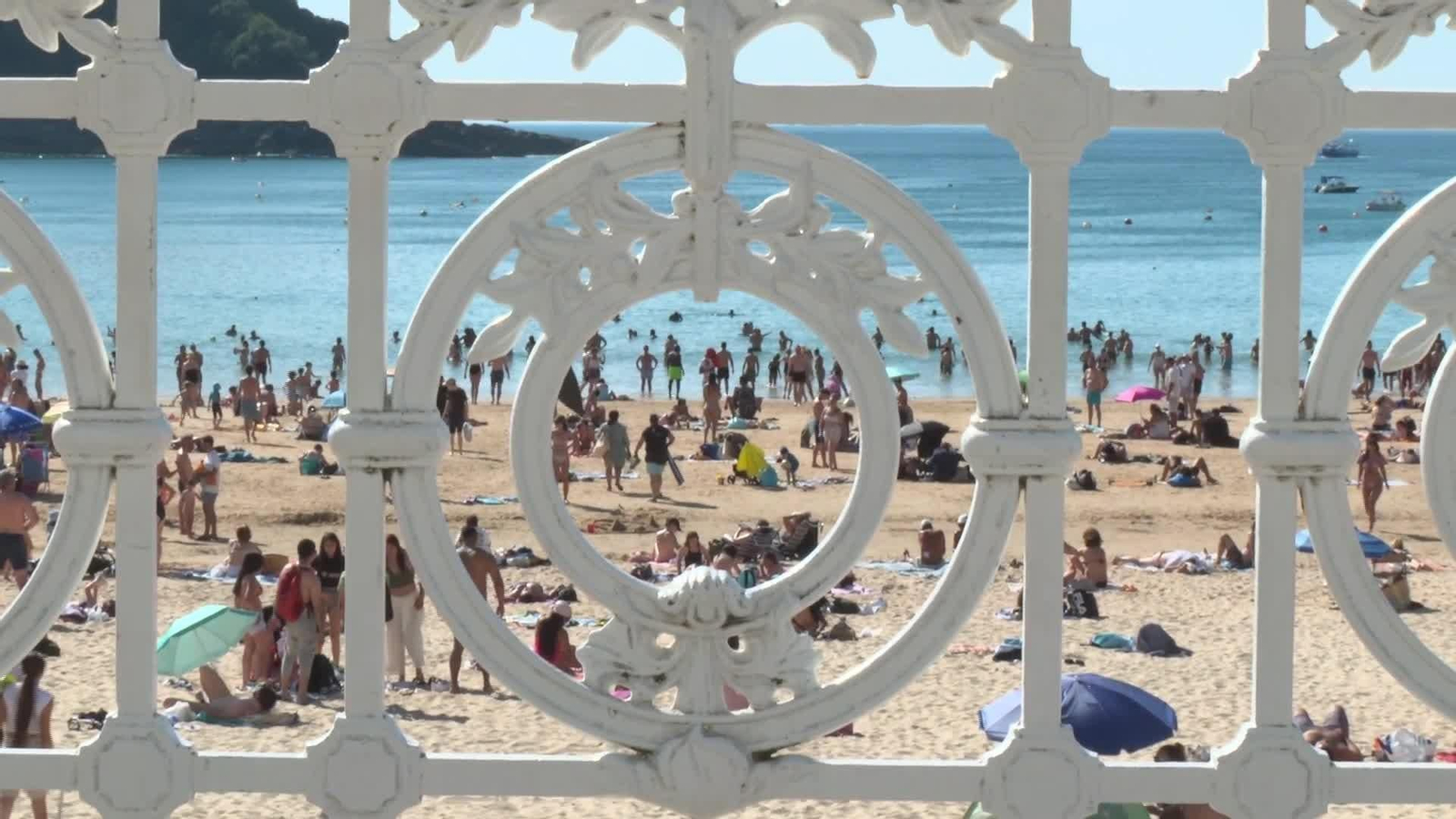 L077-GUIPUZCOA SAN SEBASTIAN CALOR TARDE