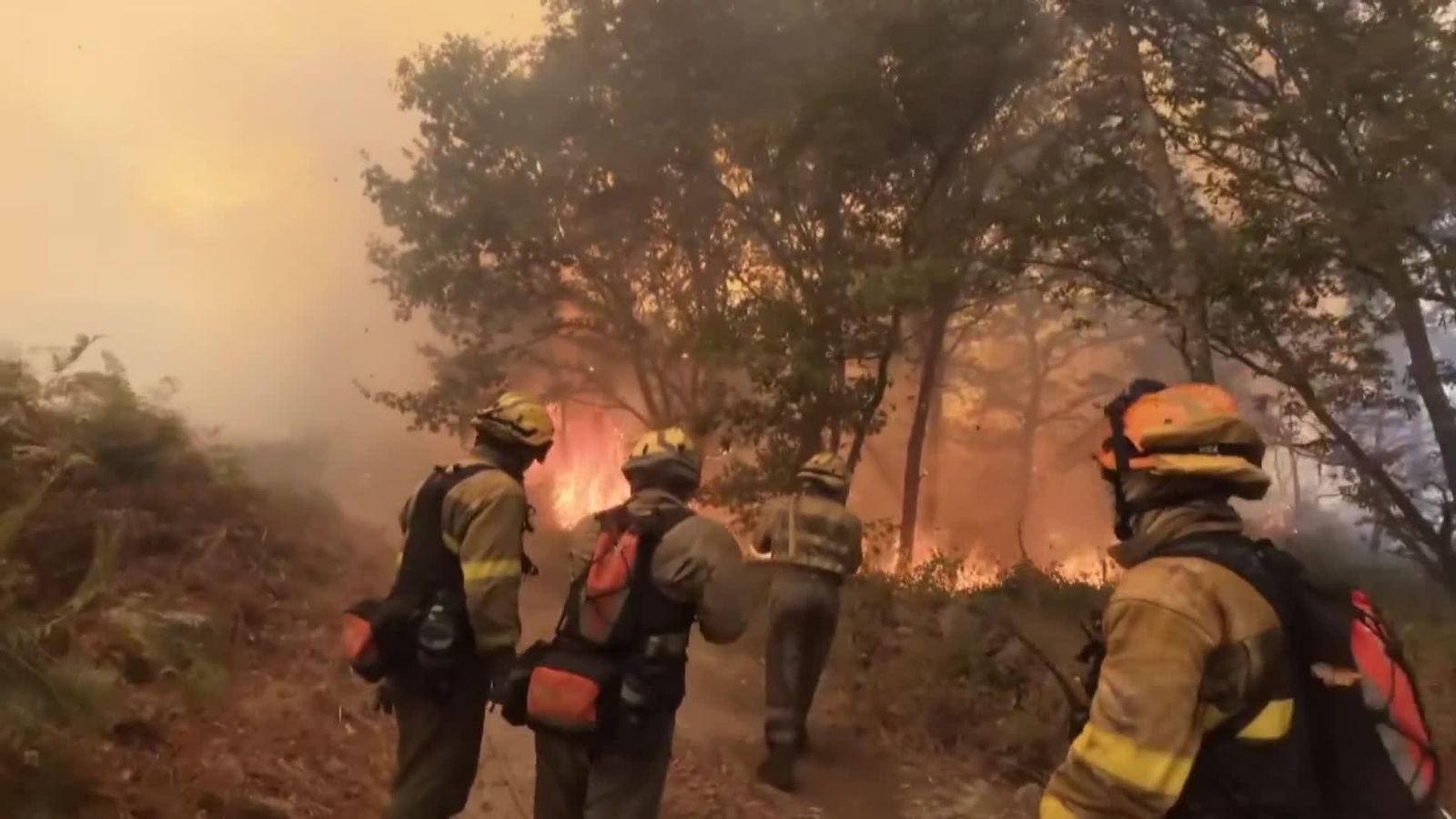 Un bombero graba en primera persona la lucha contra los incendios