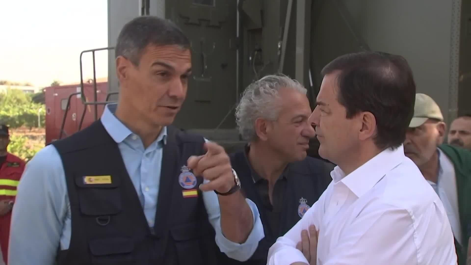 J065-EDI VARIOS POLITICOS SOBRE INCENDIOS