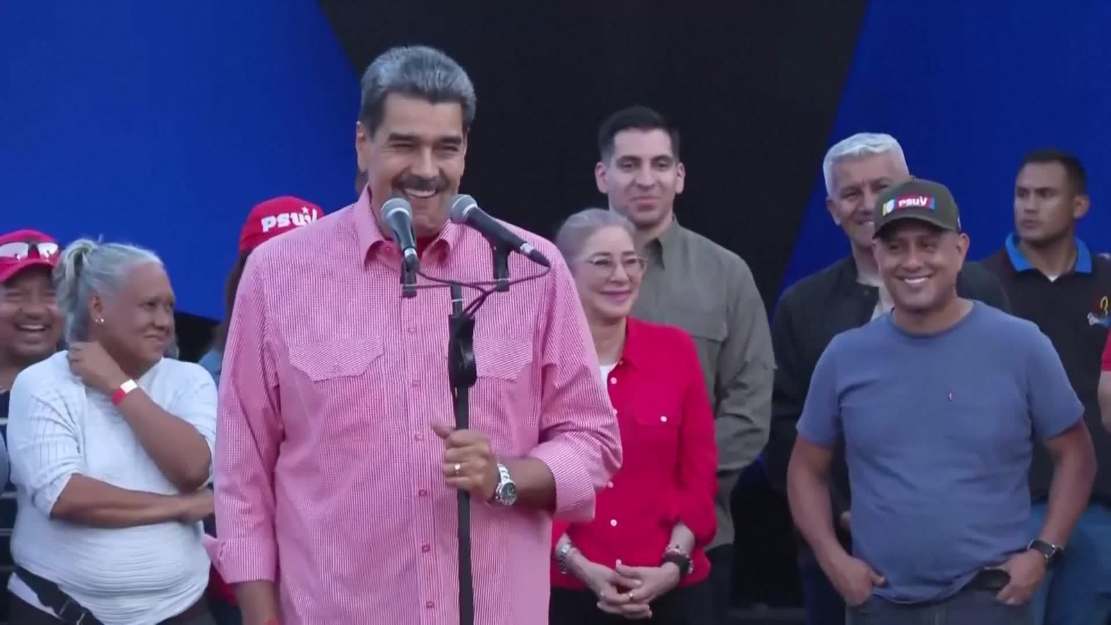 Nicolás Maduro entona 'Imagine' de John Lennon en un clima prebélico