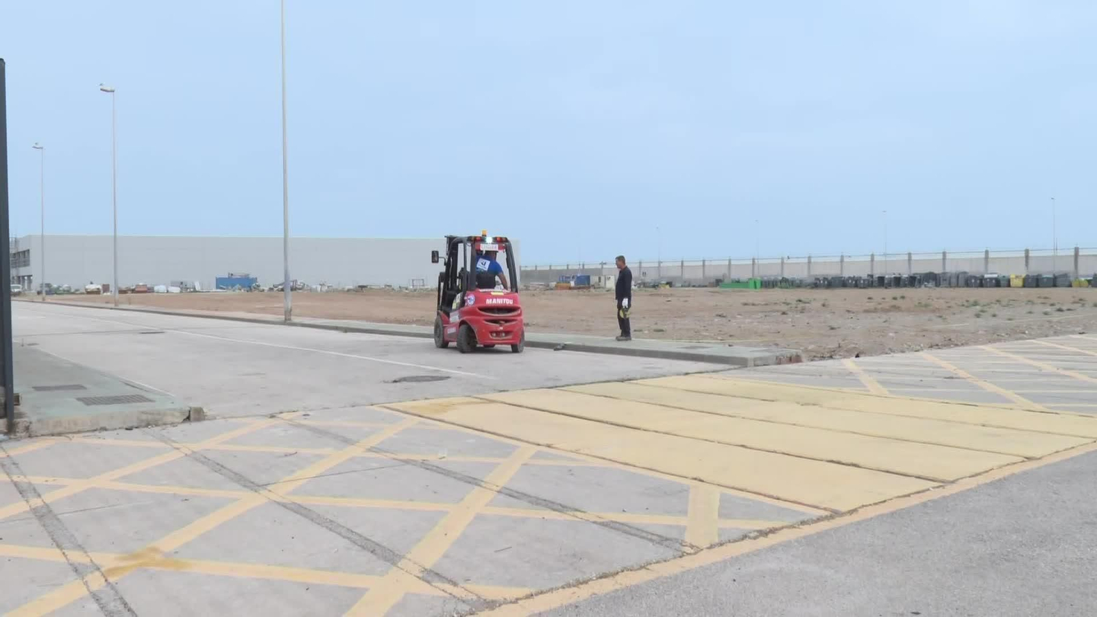 S021-CEUTA CONSTRUCCION CARPAS MIGRANTES