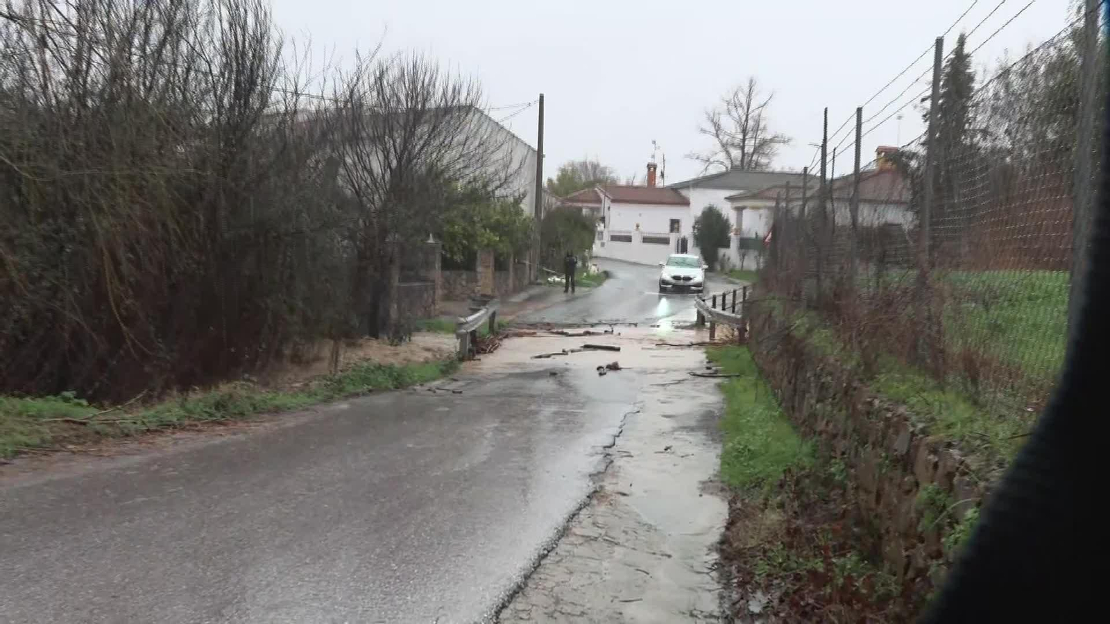 X052-MALAGA DESALOJADOS RONDA TEMPORAL
