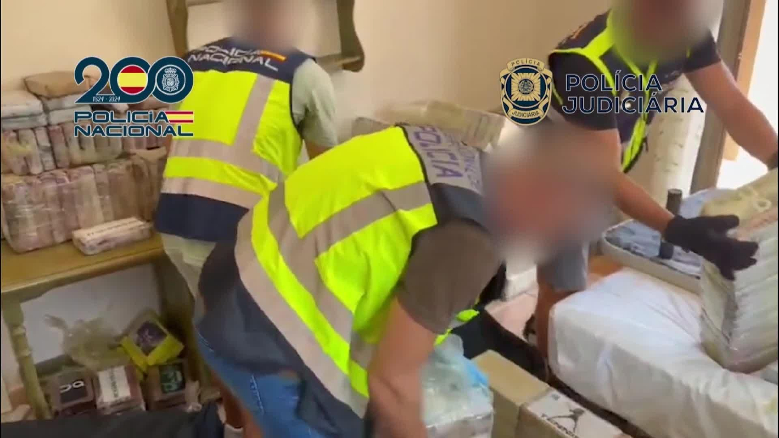 X017-IMAGENES POLICIA COCAINA EN VEHICULOS