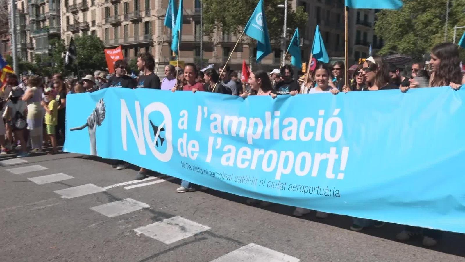 L002-EDI-BARCELONA PROTESTA AMPLIACION PRAT