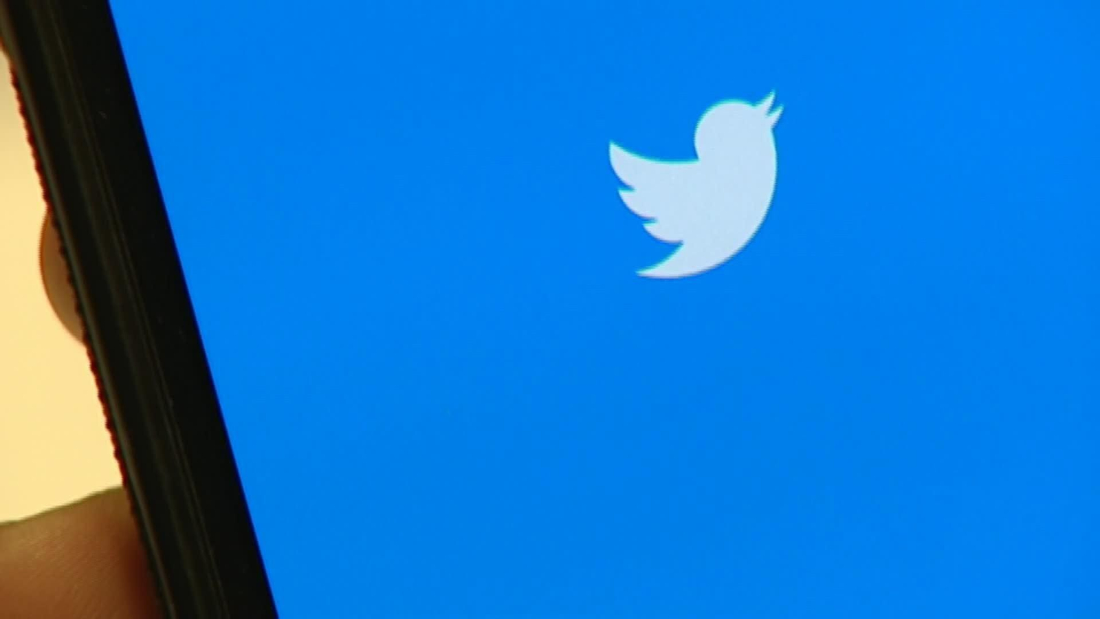 J002-EDI VARIOS TWITTER CUMPLE 20 AÑOS
