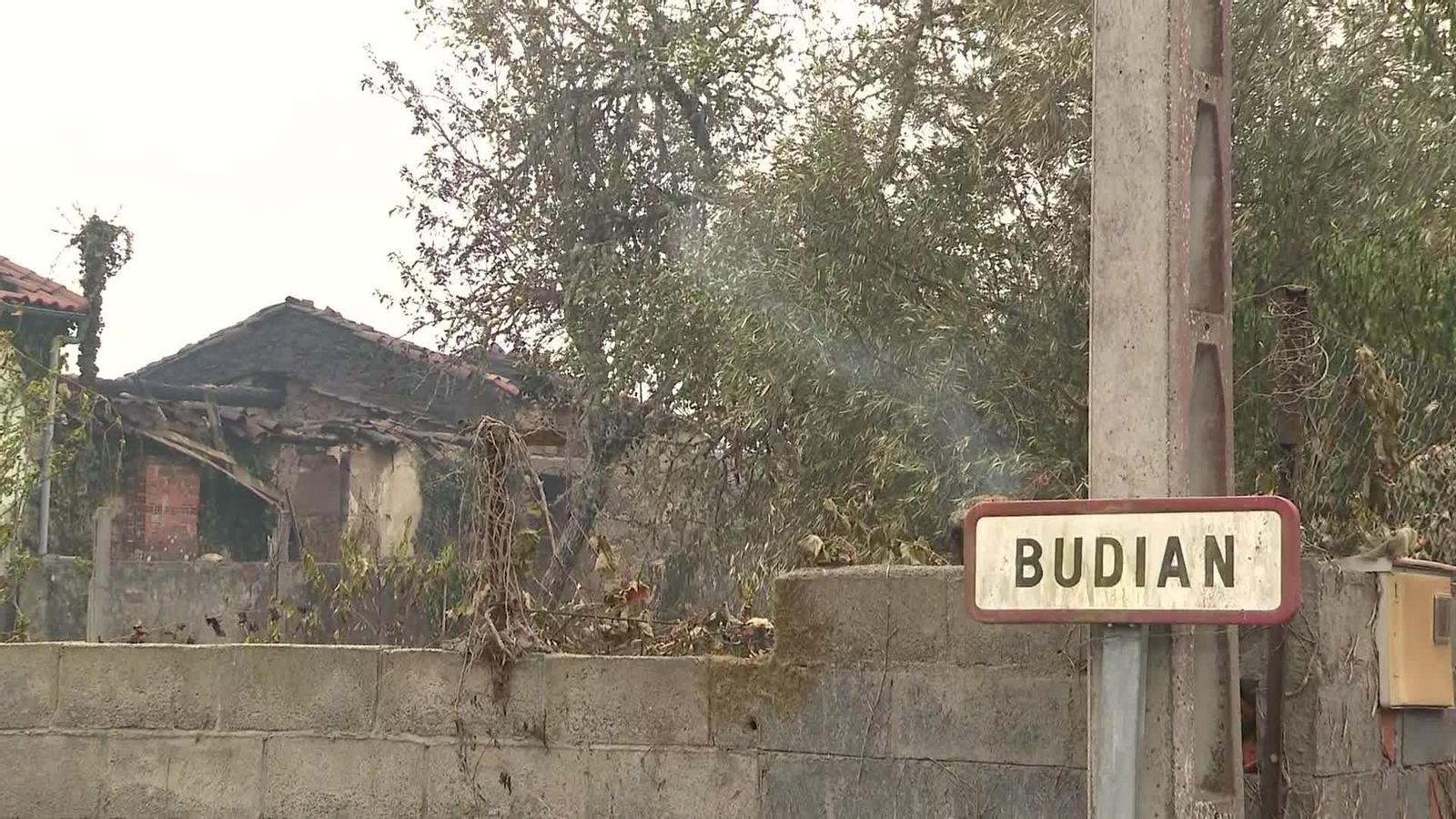 S039-LUGO PENDIENTE DE LA EVOLUCION DEL INCENDIO PANTON