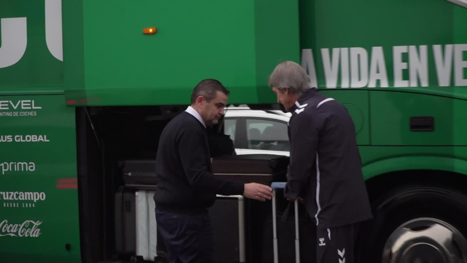 X045-SEVILLA SALIDA DEL BETIS A ZAGREB