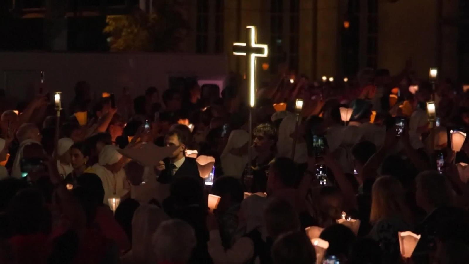va papa procesion lourdes