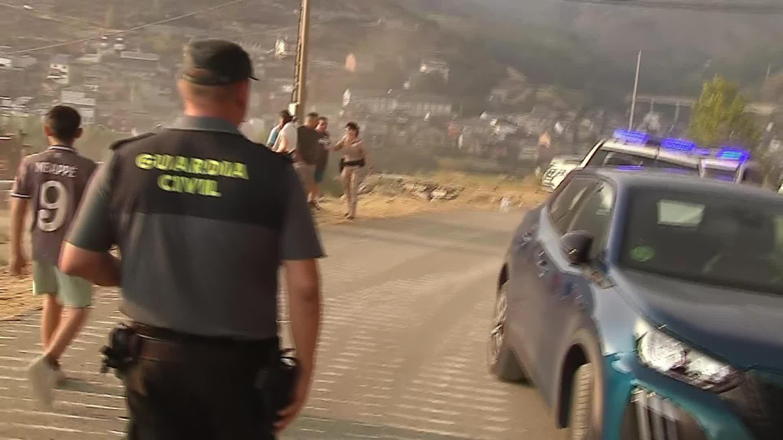 M010-LEON DESALOJO LA BAÑA INCENDIO