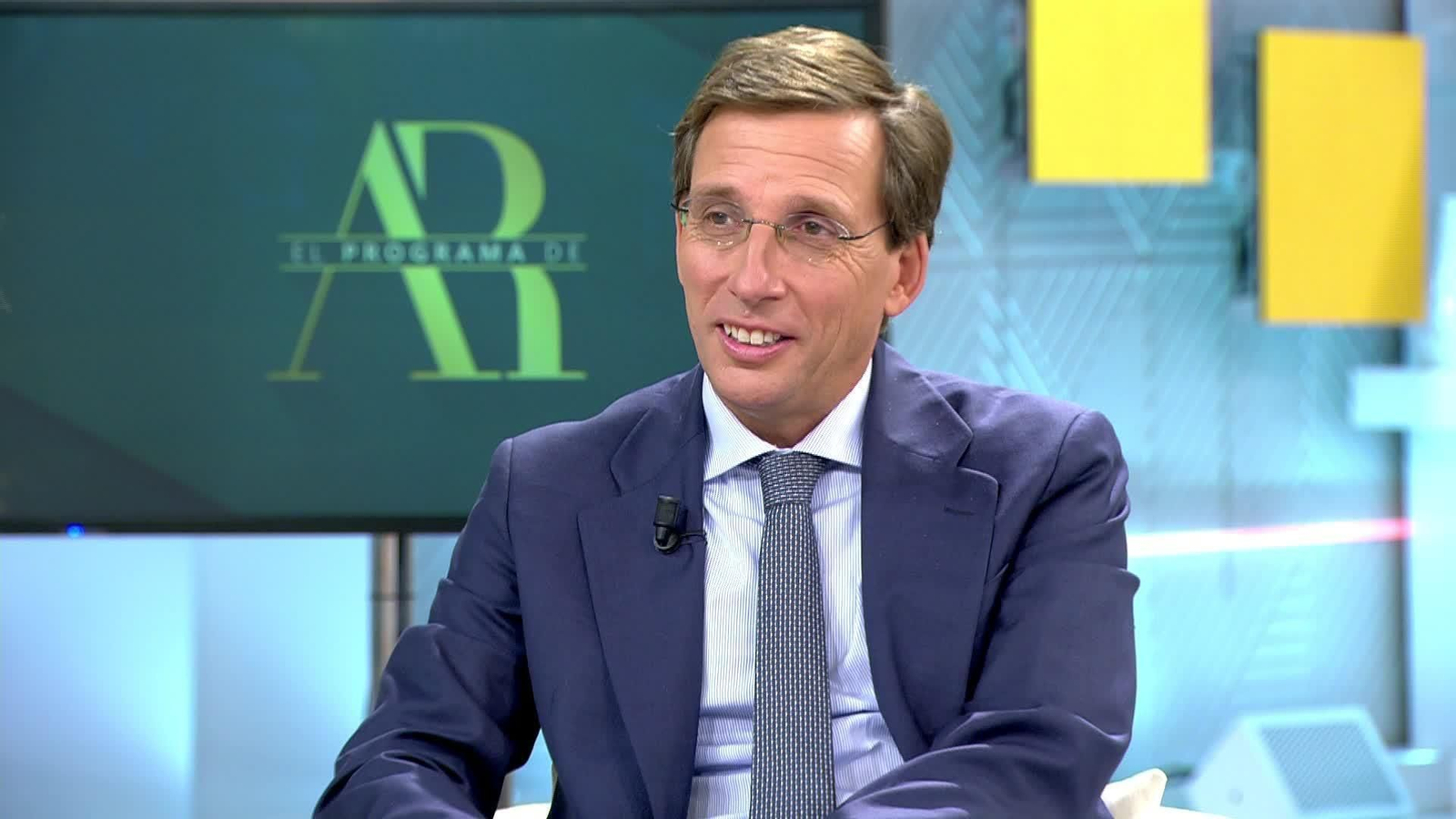 L014-MADRID ENTREVISTA ALMEIDA MEDIASET