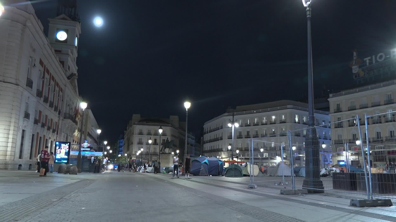 D019-MADRID ACAMPADA SOL CONTRA DESAHUCIOS NOCHE