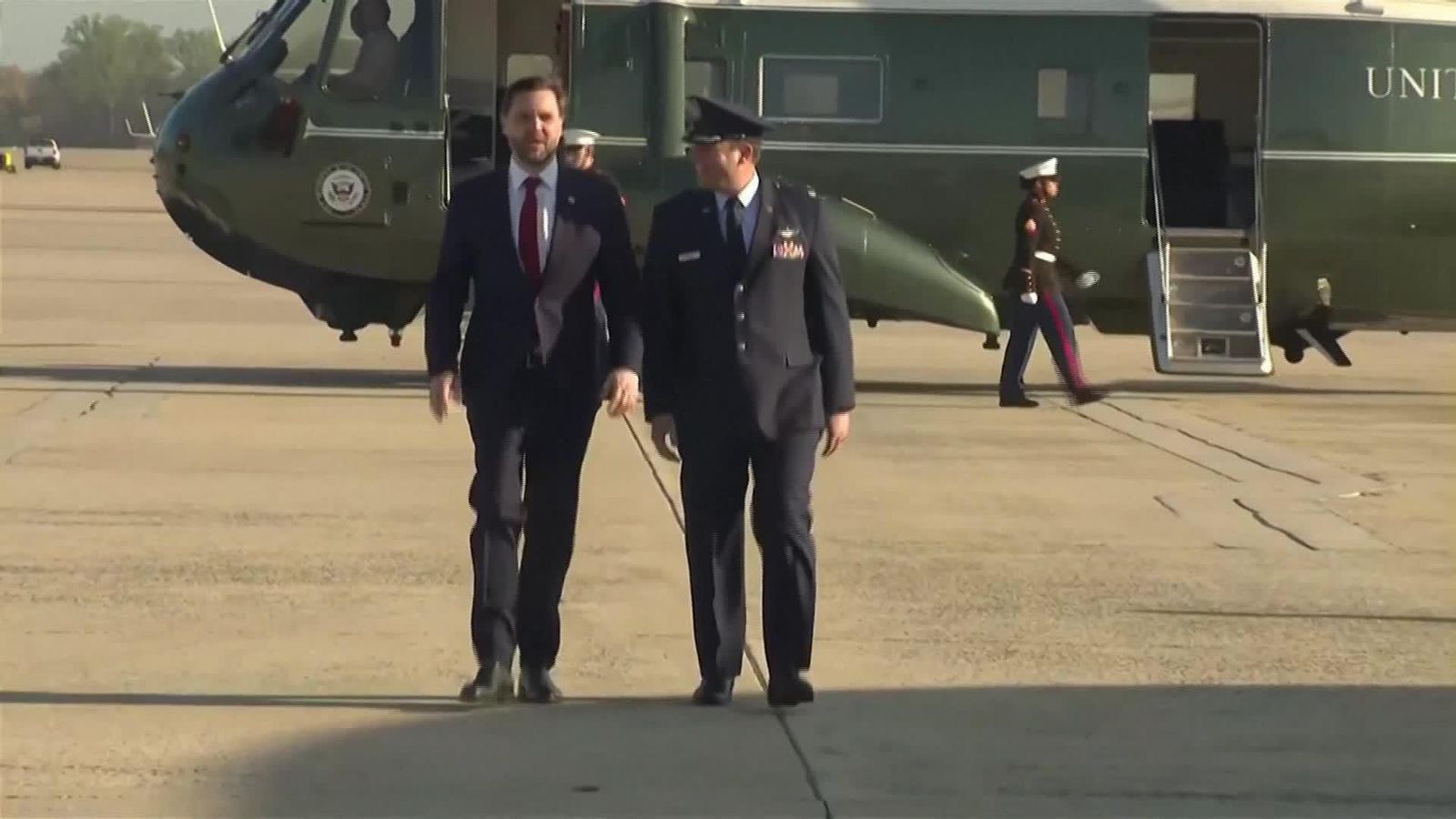 V051-EEUU SALIDA JD VANCE A ISLAMABAD