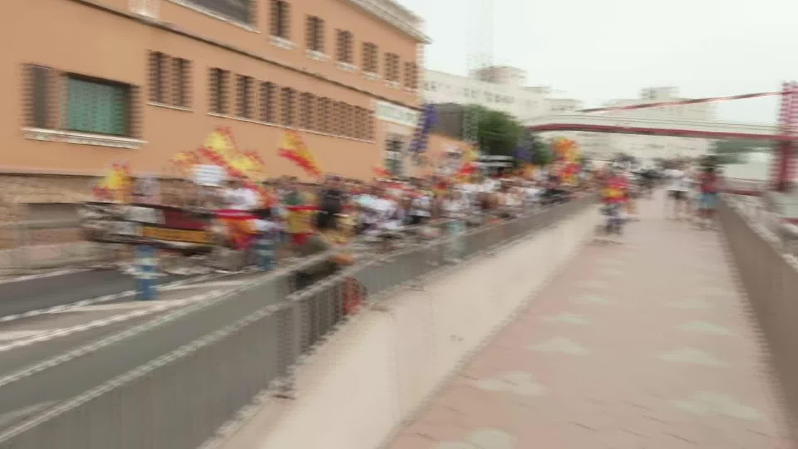 D029-CEUTA MARCHA INCIDENTES INSULTOS A MIGRANTES