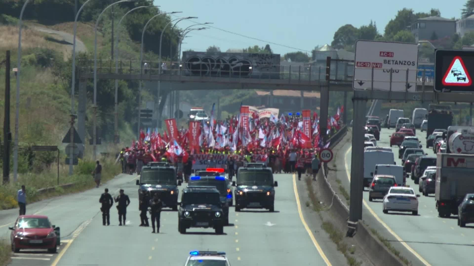 J063-A CORUÑA MANIFESTACIÓN METAL