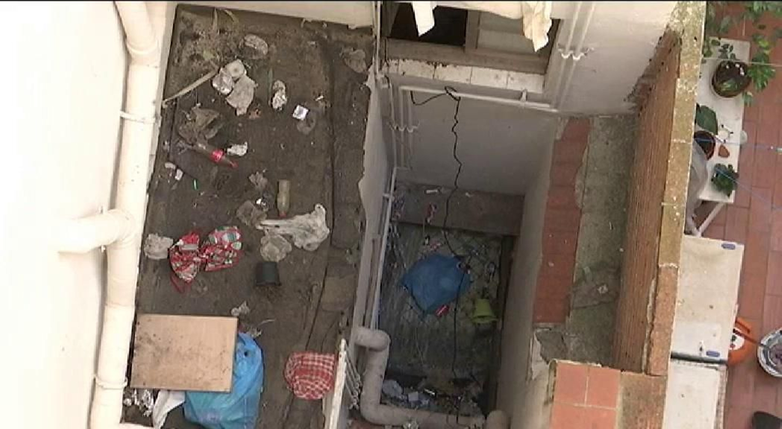 Los vecinos del Raval ganan la primera denuncia por acoso inmoviliario Los vecinos del Raval ganan la primera denuncia por acoso inmoviliario
