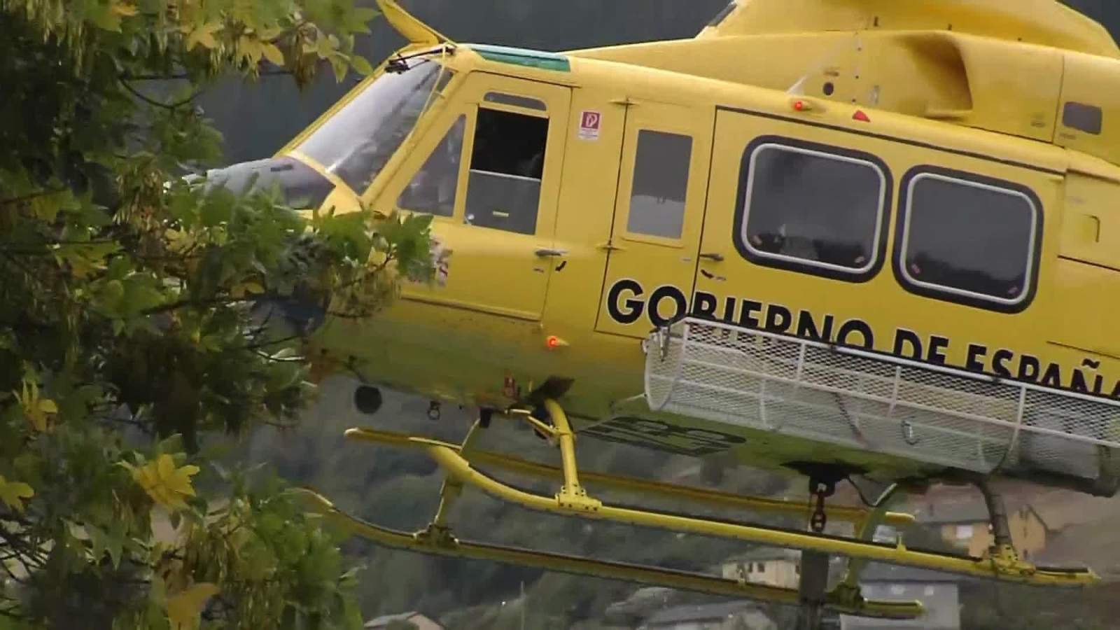El incendio de Ibias ha obligado a desalojar dos pueblos