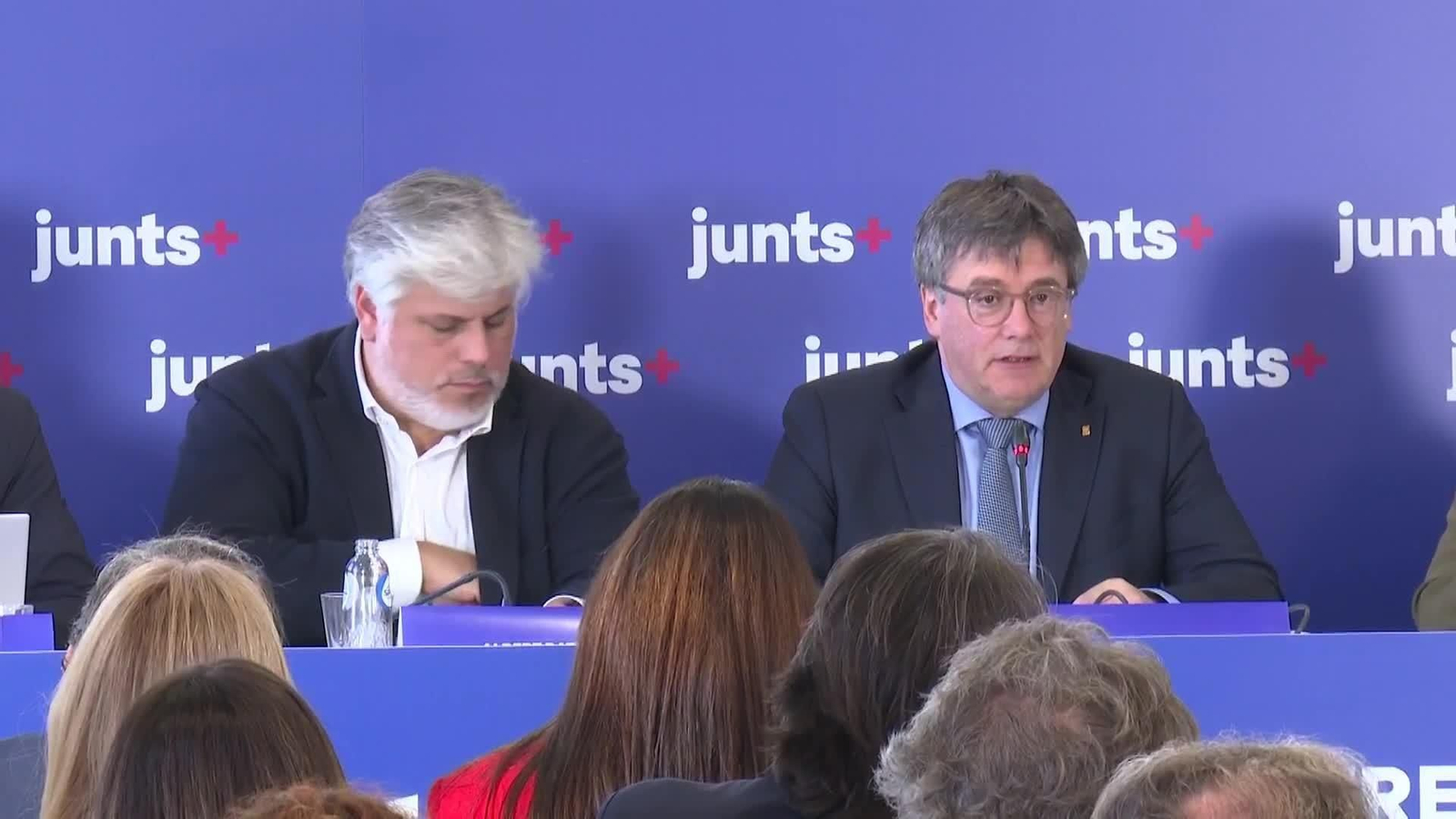 Junts deshoja la margarita OK Junts deshoja la margarita OK