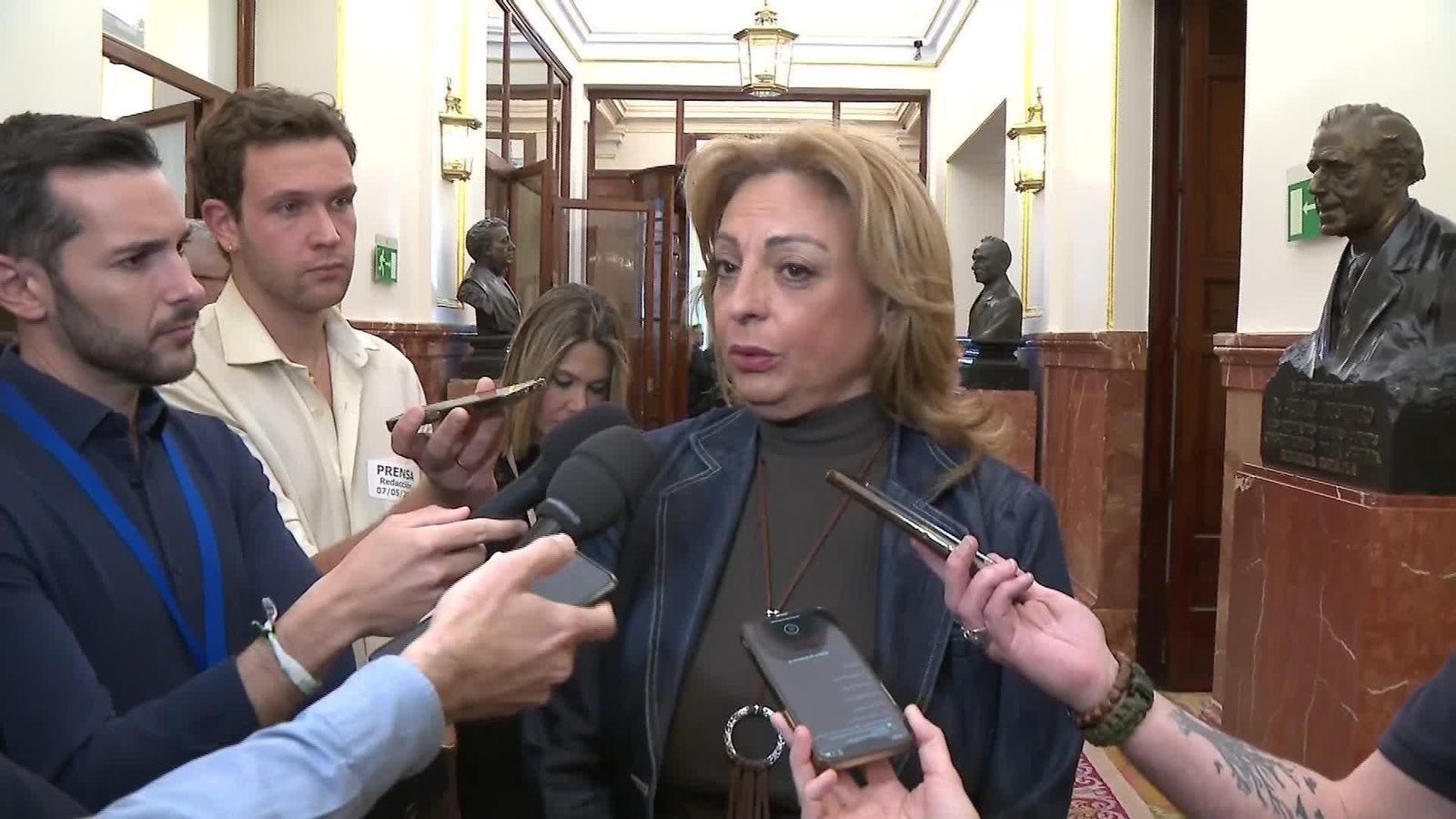J016-CONGRESO PASILLOS