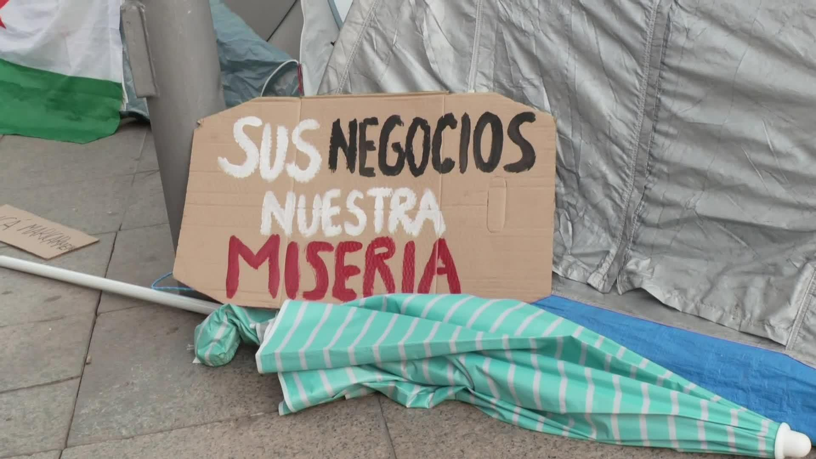 M093-SEVILLA ACAMPADA VIVIENDA TARDE