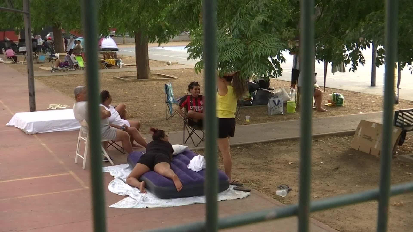 X067-GRANADA MIEDO GENTE DORMIR EN LA CALLE