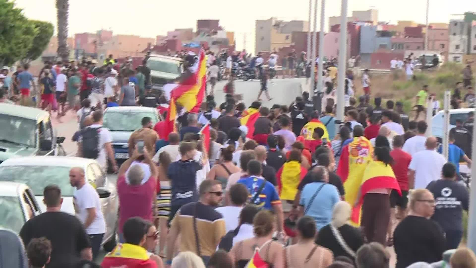 X010-CEUTA PROTESTA VECINOS AYER