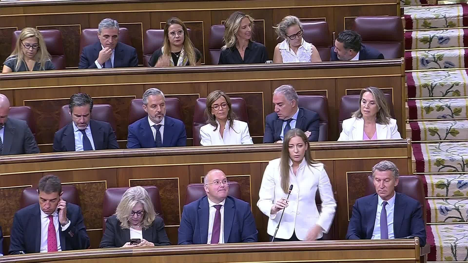 X006-CONGRESO ESTER MUÑOZ VS CUERPO