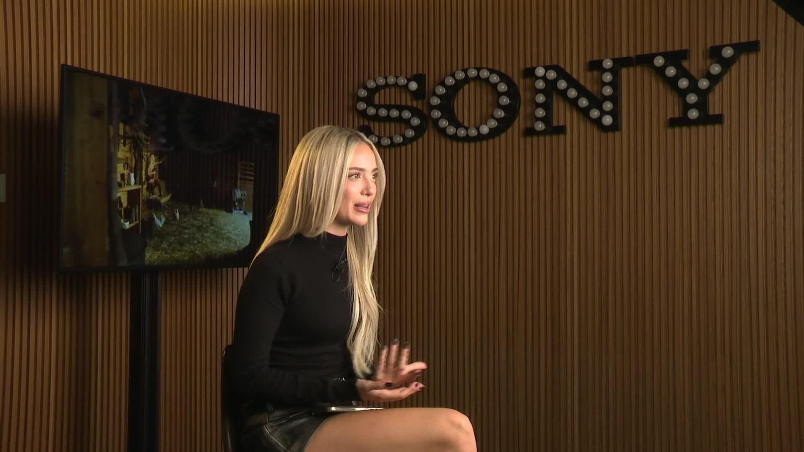 M037-MADRID ENTREVISTA ANA MENA