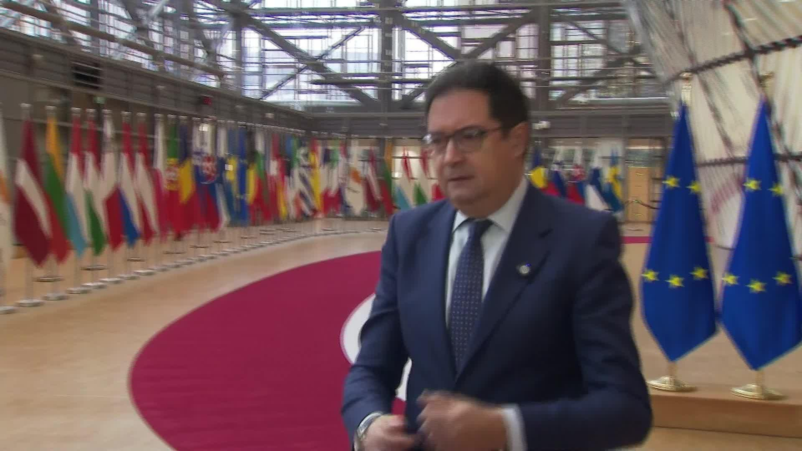 V015-BRUSELAS OSCAR LOPEZ